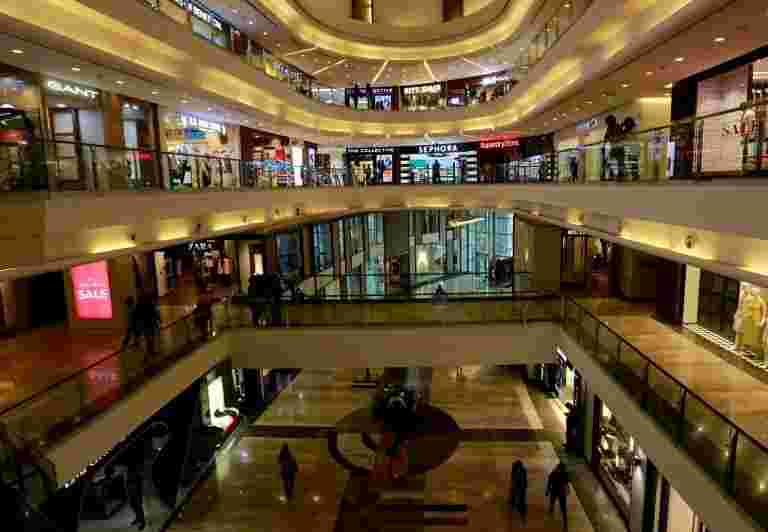 商场重新打开了在某些地方的“陷入困境”的需求; Durgapur的客户花费1.42 Lakh