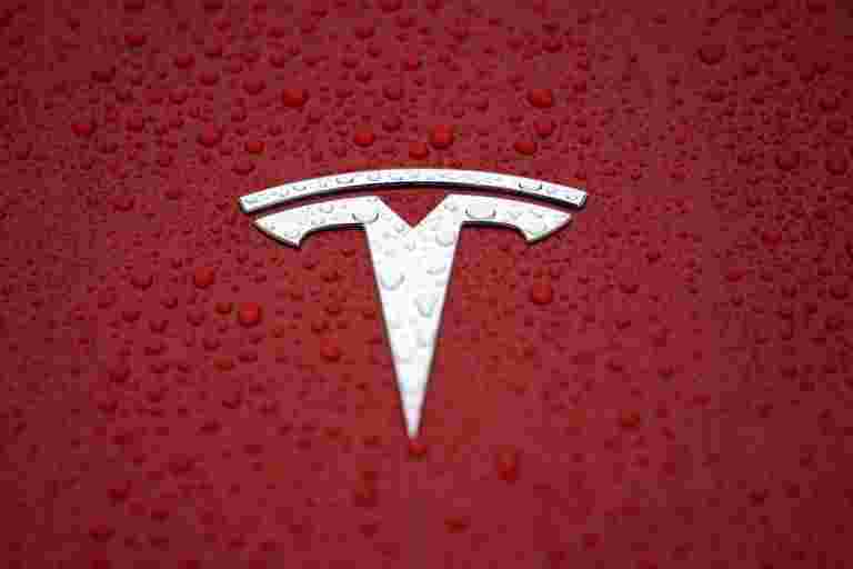 据报道，Fiat Chrysler将Tesla数百万欧元支付给池舰队