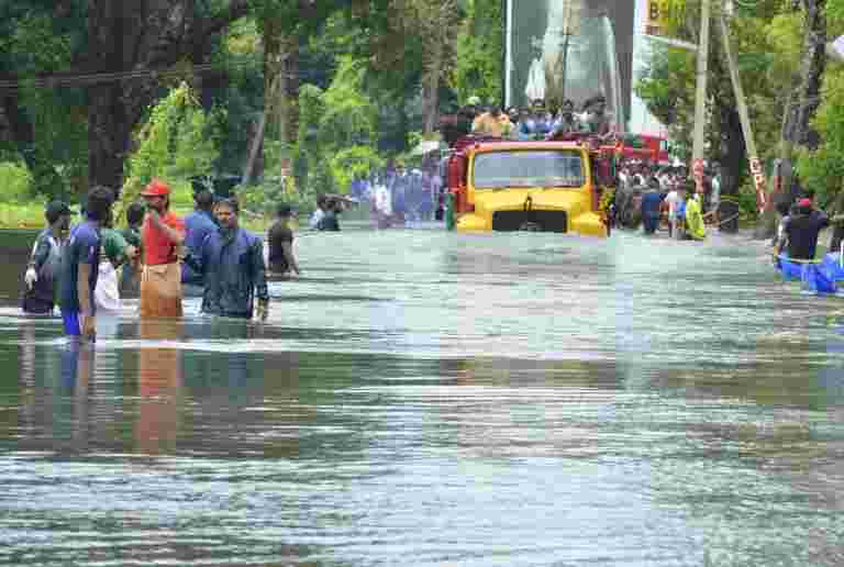 Reliance Foundation捐赠了21亿卢比到洪水袭击喀拉拉邦