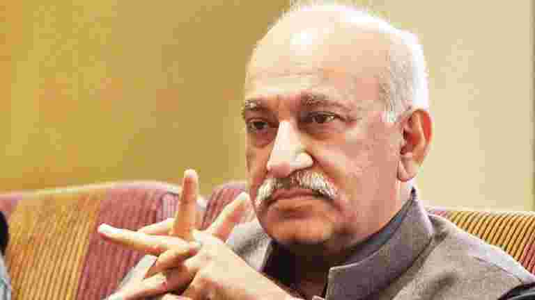 女子记者捍卫MJ Akbar，他说他的声誉因ramani的指控而被摧毁