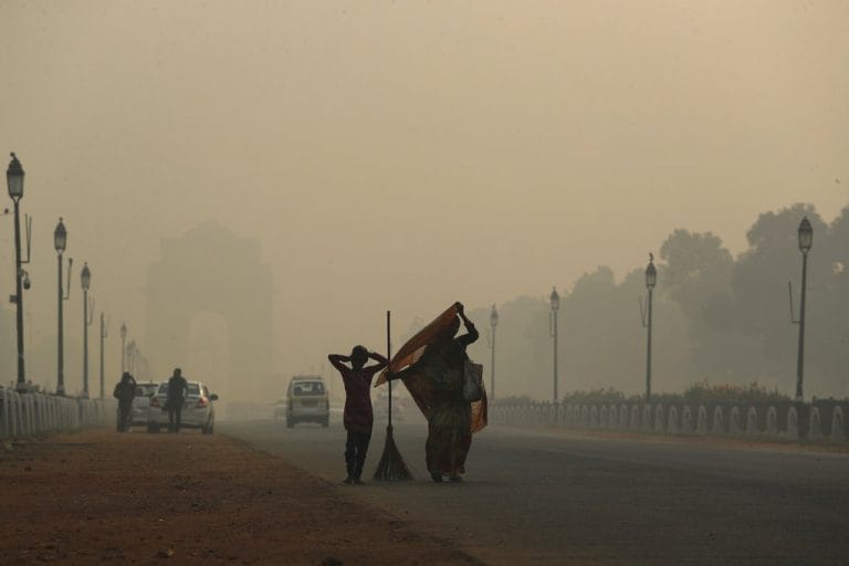 有雾星期二早上在德里，空气质量“严重”