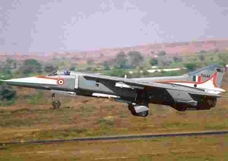 IAF MIG-29在旁遮普邦的Nawanshahr崩溃，飞行员安全地弹出